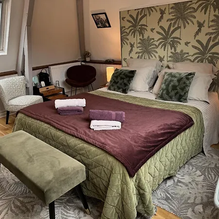 Honfleur, Entre Terre & Estuaire Bed & Breakfast *
